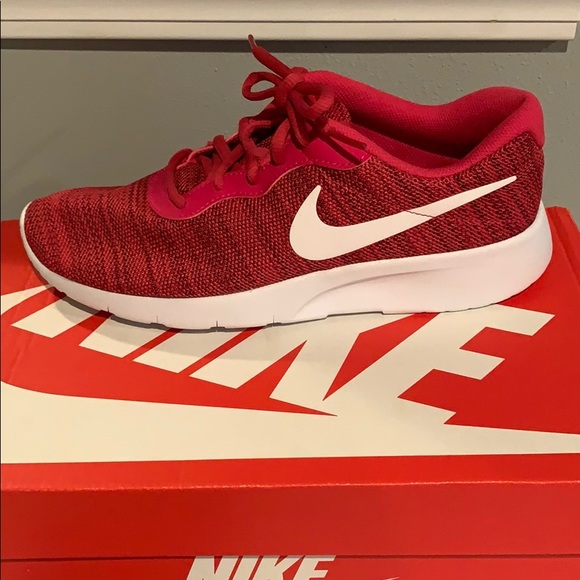 nike youth tanjun